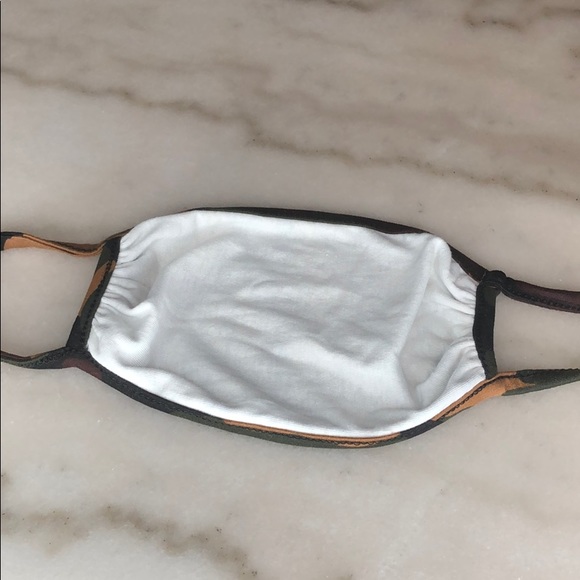 2 for 20! Camo print face mask - Picture 2 of 7